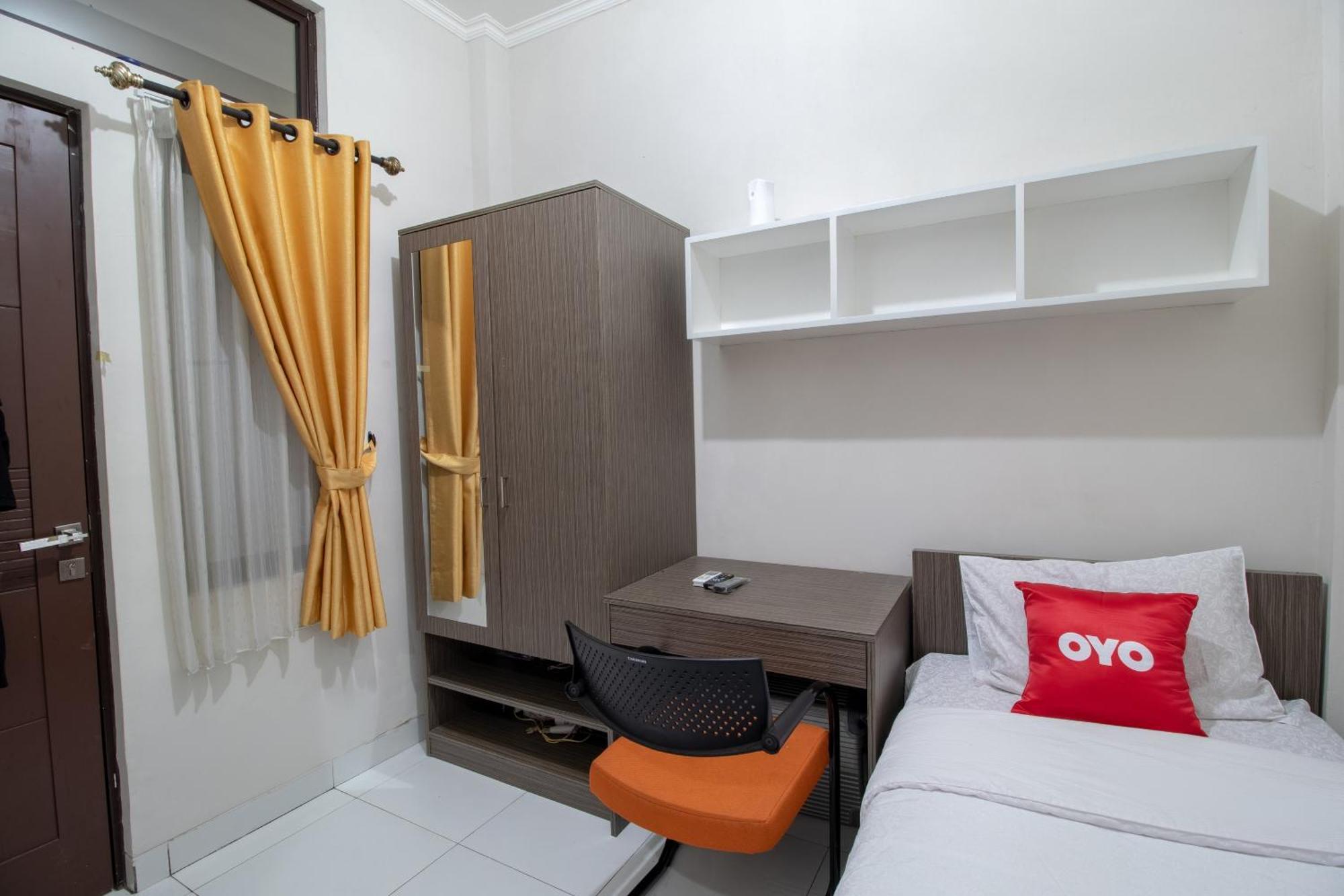 Oyo 3253 Sofia Residence Telukjambe Dış mekan fotoğraf